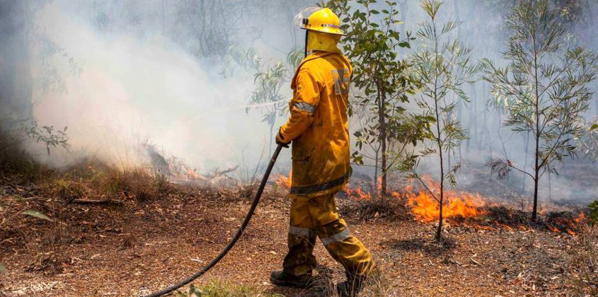 Calor e vento agravam os mais de 110 incêndios no norte da Austrália