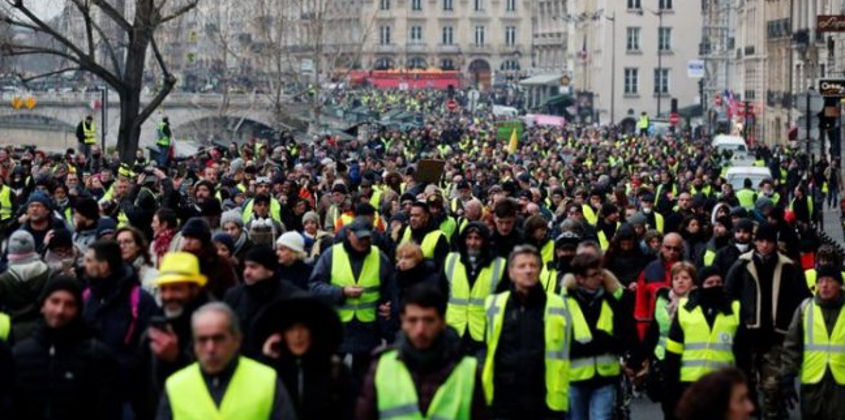  Coletes amarelos retomam protestos na França; 101 pessoas são detidas