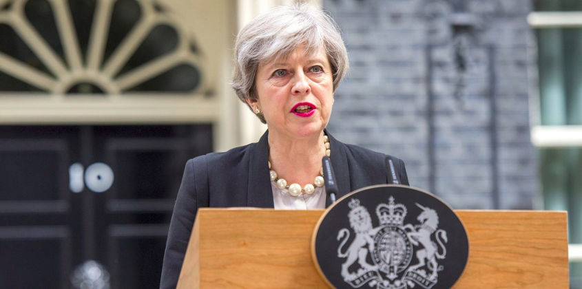 Primeira-Ministra Theresa May alerta sobre riscos se Brexit for recusado