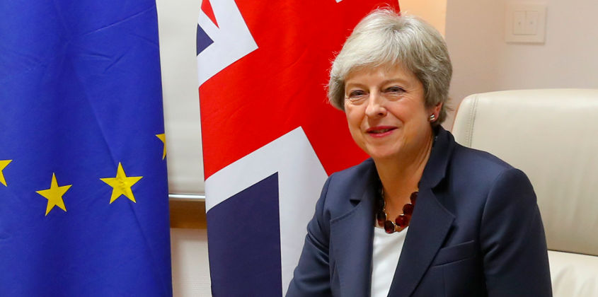 Premiê britânica Theresa May faz último apelo para o Brexit