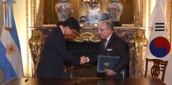 La República Argentina y la República de Corea firmaron un Convenio de Seguridad Social y un Acuerdo de Vacaciones y Trabajo